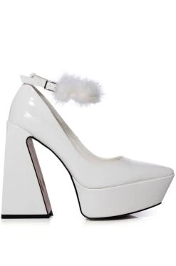 AZALEA WANG BOUDOIR CHUNKY PLATFORM PUMP IN WHITE