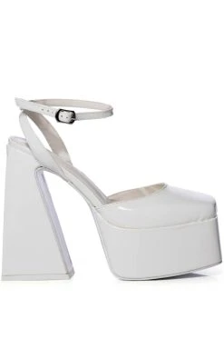 AZALEA WANG CLEMENTINE CHUNKY PUMP IN WHITE PATENT