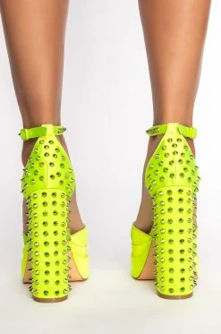 AZALEA WANG ROCK MY WORLD SANDAL IN GREEN -AKIRA salestore azalea wang rock my world sandal in green green 4 4